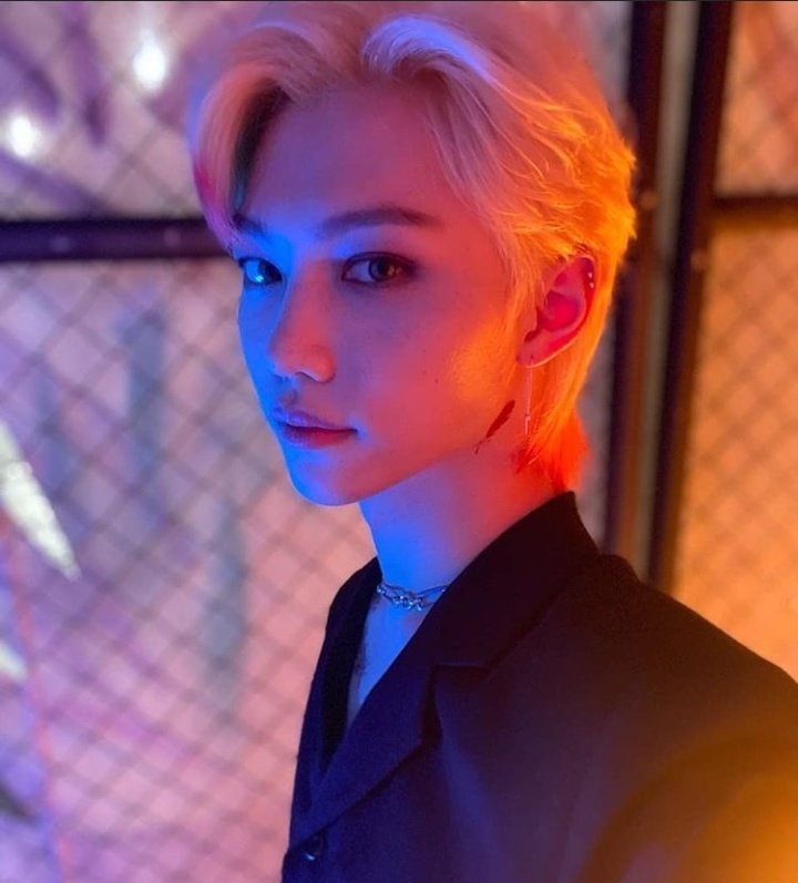 Stay_banGchan's tweet photo. Happy birthday Felix love you 💙 #Felix #birthdayboy #straykids #스트레이키즈 https://t.co/x29QV40eEP