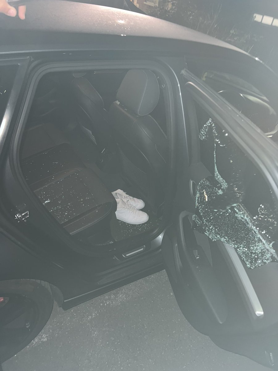 Played away <a href="/AylesburyUtdFC/">Aylesbury United FC</a> tonight and been broken into, probably a waste of time putting this post but I’ve been robbed of a Burberry Bag, Louis Vuitton glasses, Gucci wallet, white Air Force all taken. Police been called too but any information is a help.