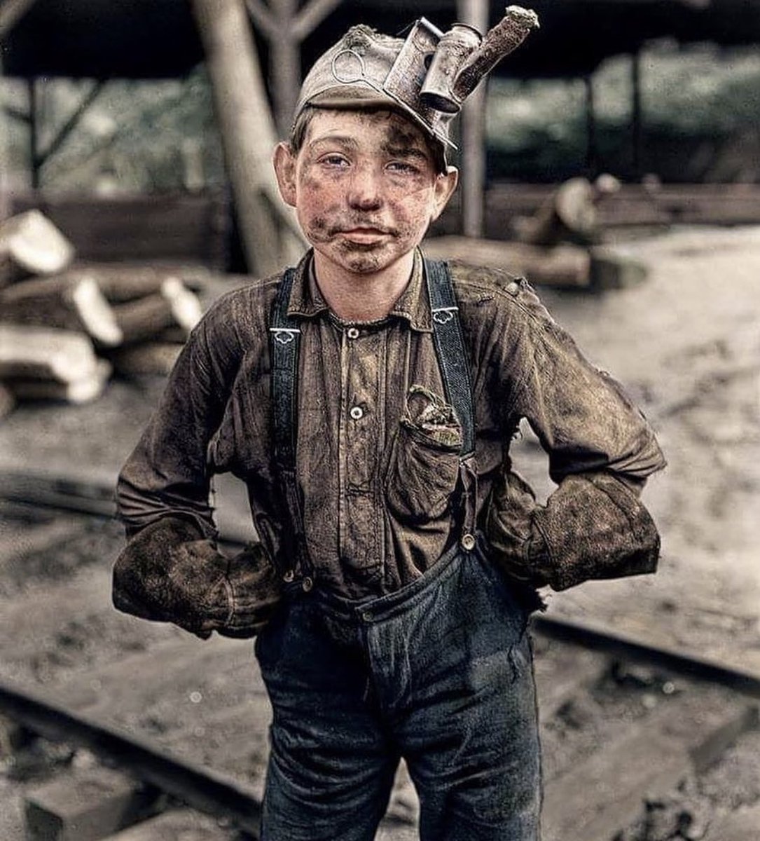 🌟Strawberry Lamb🎀 on Twitter "RT historyinmemes This photo from 1908