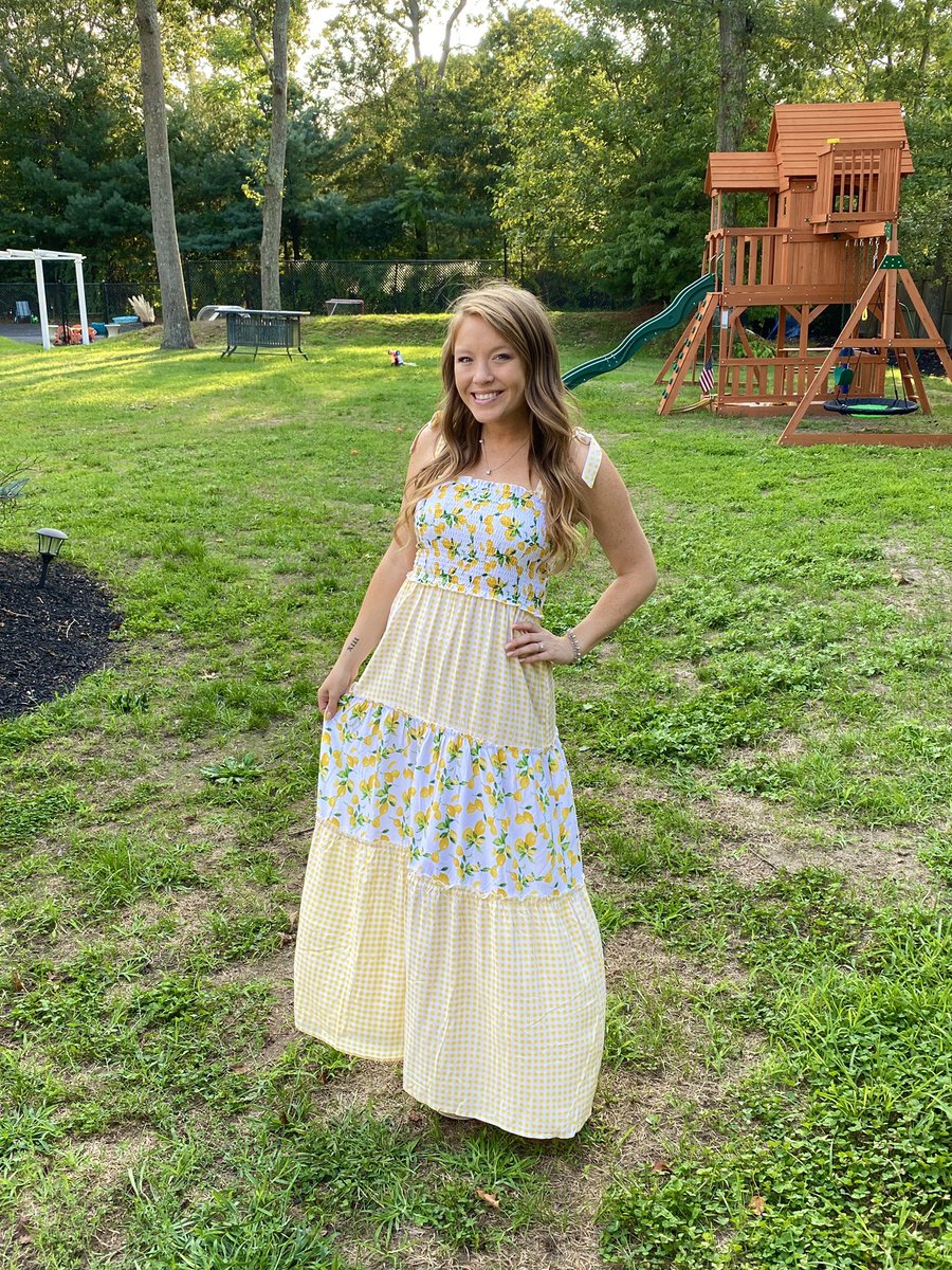 School picture day calls for a lemon pattern dress! 📸🍋💛 #learningwithlemon #lemon #whenlifegivesyoulemons #pictureday