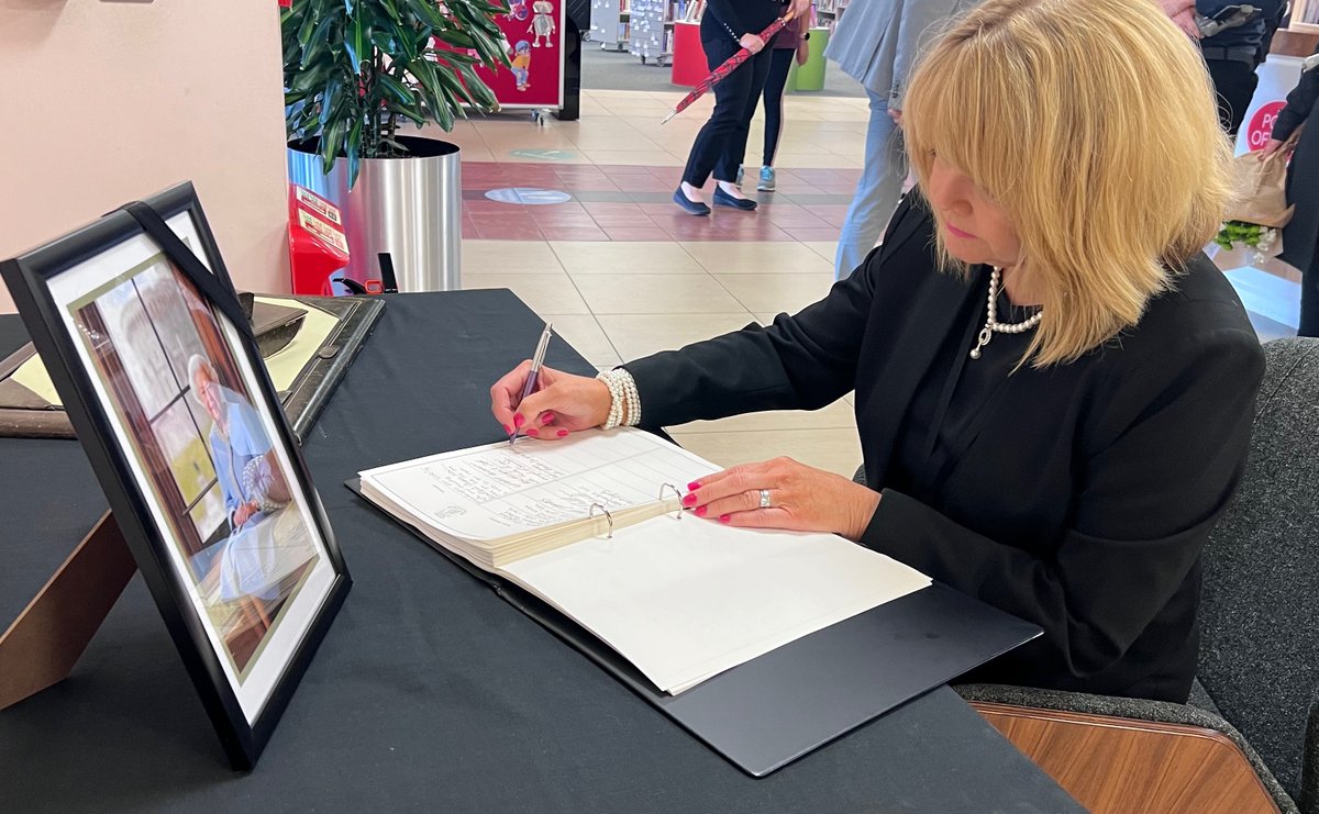 A book of condolence is situated in Shire Hall in Warwick for residents to write tributes and pay their respects to HM Queen Elizabeth II. The book is available to sign during opening hours. An online book of condolence is also available to sign. warwickshire.gov.uk/bookofcondolen…