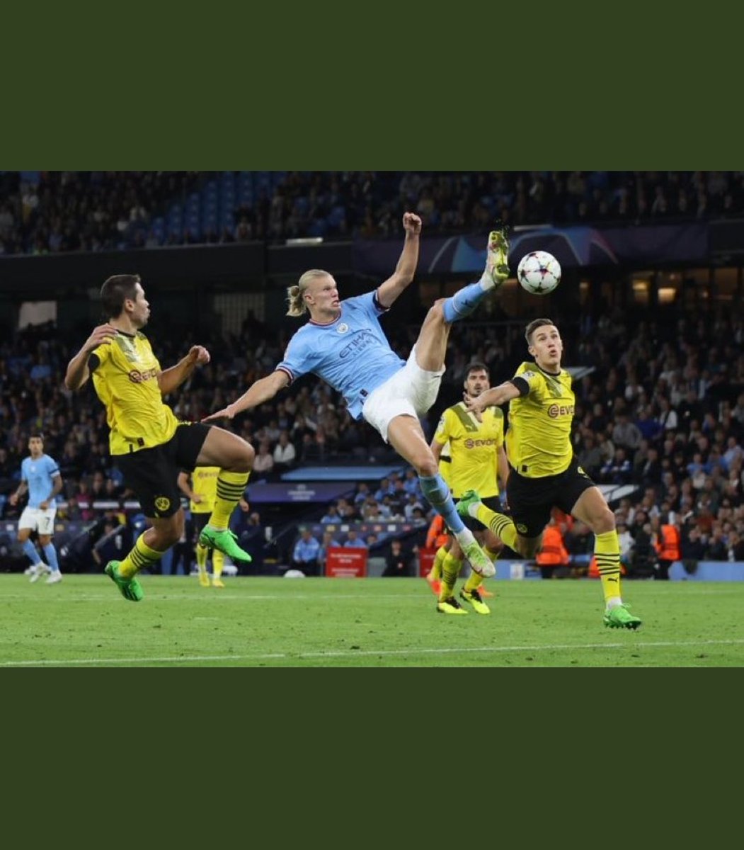 RawdaBlaugrana's tweet photo. Bartomeu ha dicho que este loco no tiene ADN Barça y terminó fichando a Braithwaite 🤡🤦‍♀️ https://t.co/ONPi3tiW18