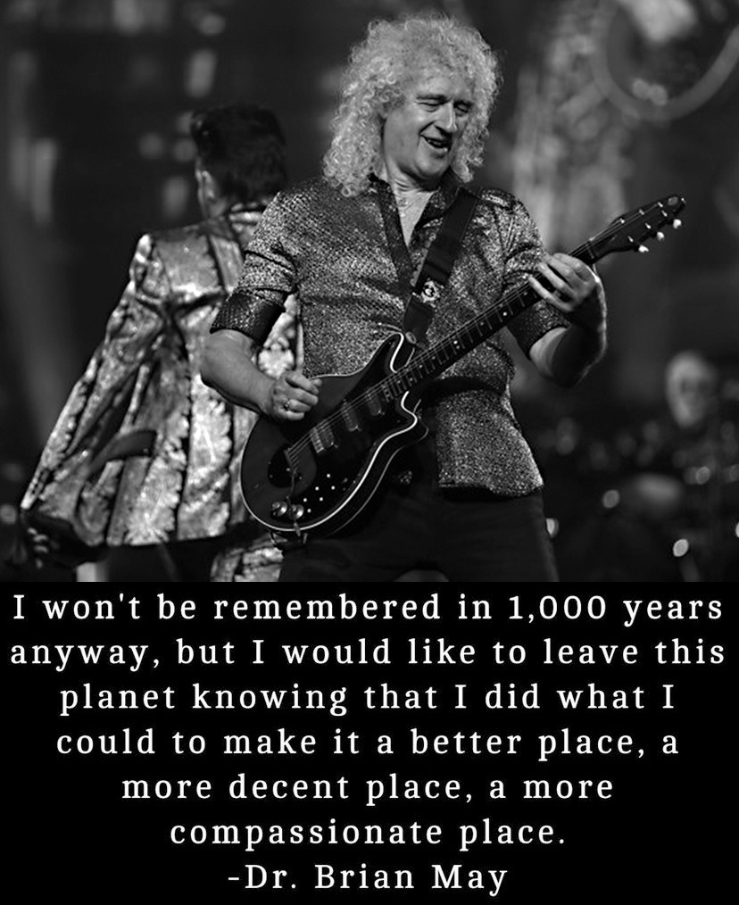 AXSTV's tweet photo. Today's #MicDropMonday is brought to you by the one-and-only @DrBrianMay. 🎸 https://t.co/4LF1tAfTkZ