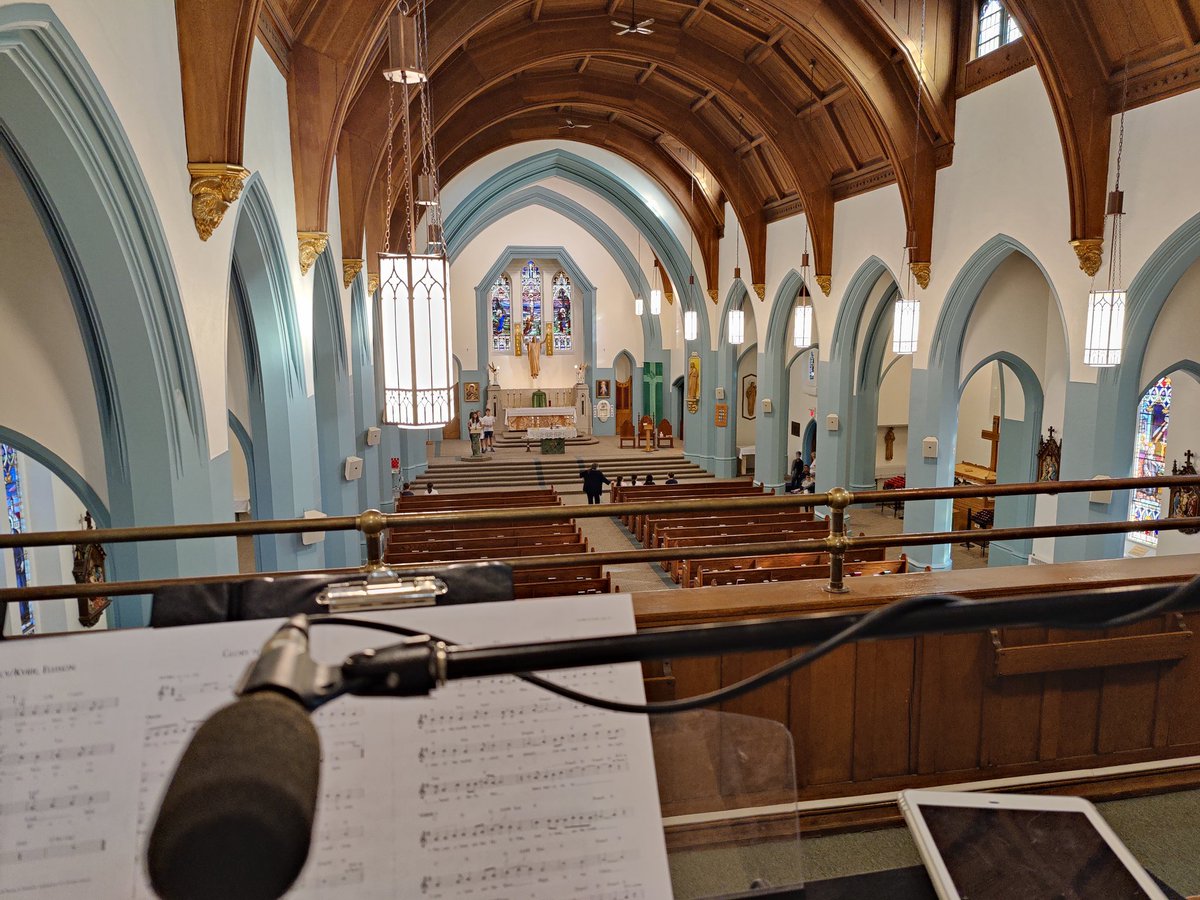 classycolla's tweet photo. Felt honored to play for our school's opening mass. Grade 8s did a wonderful job setting up the expectations for our school's spiritual journey this year. @stbrigidtcdsb https://t.co/31r74fJUWy
