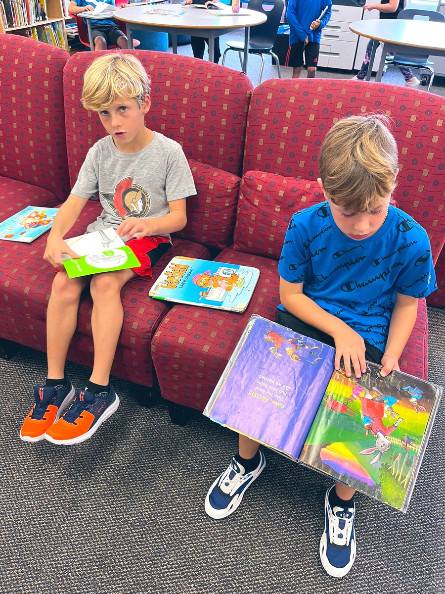 Rosangela Di Nardo (@ms_dinard0) on Twitter photo Our first visit to the Learning Commons 📚 We took out an English and French book that are due back next Wednesday! #ocsb #ocsbReading <a href="/StLeonardOCSB/">St. Leonard School</a> Our first visit to the Learning Commons 📚 We took out an English and French book that are due back next Wednesday! #ocsb #ocsbReading <a href="/StLeonardOCSB/">St. Leonard School</a>