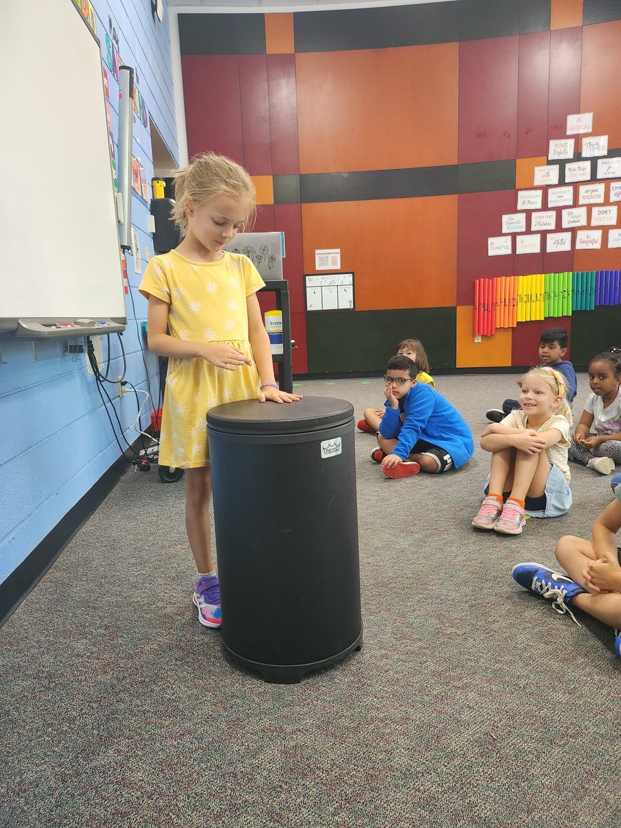 Today was full of fun in first grade! Our movement warmup was copying the wacky inflatable tube man, then we moved to Aquarium and took turns playing Listen Listen on the drum! #KWBPride <a href="/KWBwelsh/">Morgan Welsh</a> <a href="/KWBhensley/">Nancy Hensley</a> <a href="/BarrettAPS/">KWBarrett Elementary</a>