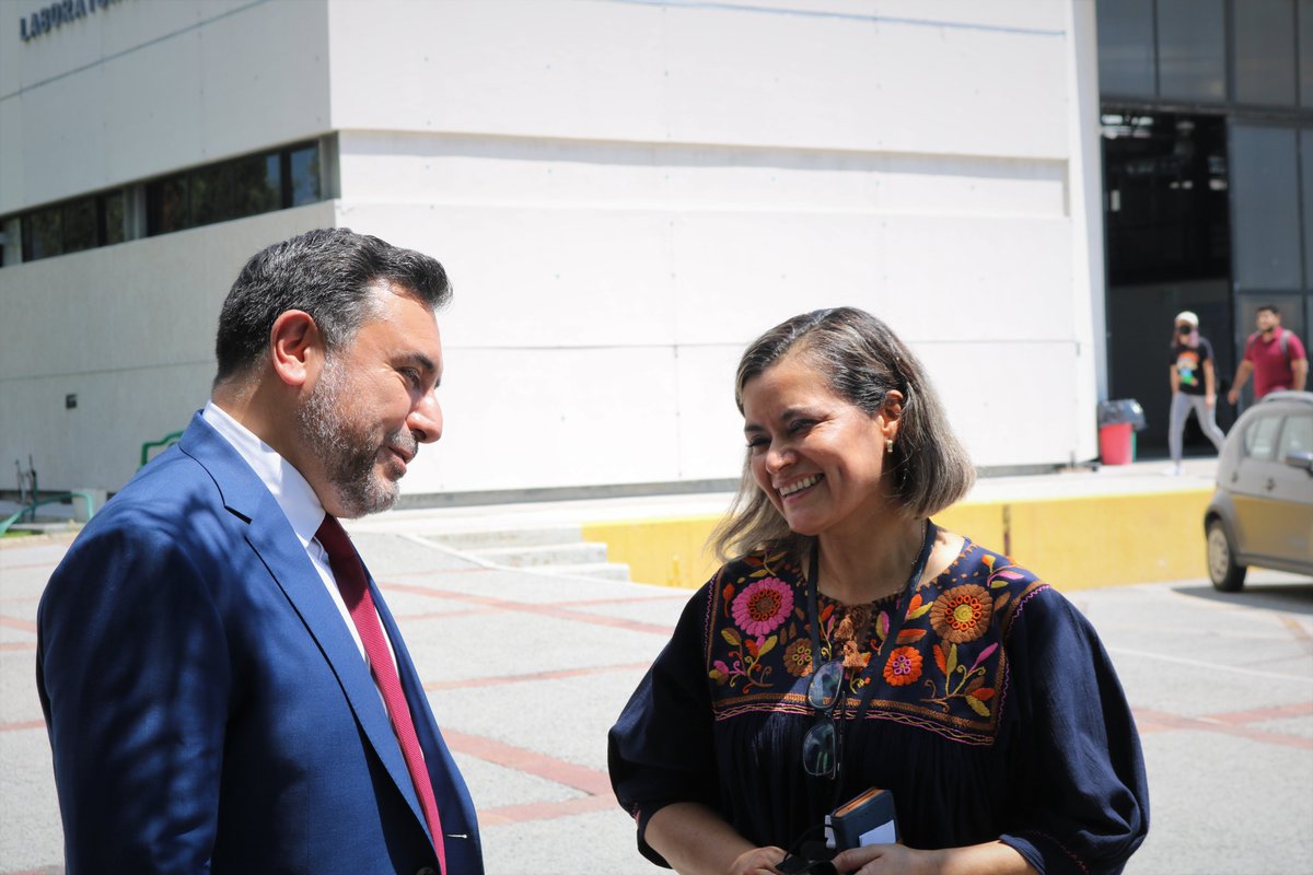 upiig_oficial's tweet photo. Esta mañana, la Dra. Rosa Hernández Soto recibió del Director General del @IPN_MX, Dr. Arturo Reyes Sandoval, la designación como Directora de la #UPIIG.

Con esta designación, comenzamos una nueva etapa en la #UPIIG.

#Huélum
#OrgullosamentePolitécnicos
#UPIIGInforma https://t.co/QVgEm7rkAl