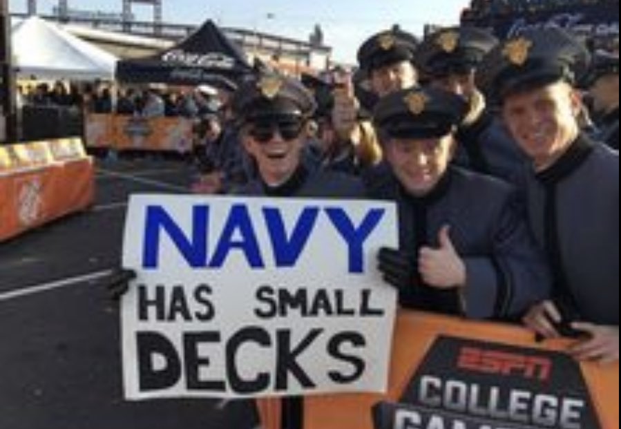 LOLCrowdSigns (@lolcrowd) on Twitter photo 