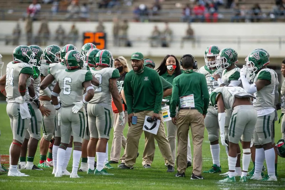 KeyontaJones1's tweet photo. I’ll be at @MSValleyFB this weekend for the game @CoachDLuckey @Smooth_School @MacCorleone74 @JuCoFootballACE https://t.co/S70sAQkxPT