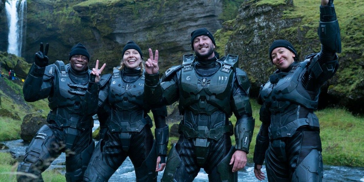 Master Chief actor Pablo Schreiber and his Spartan castmates celebrate the start of filming on #Halo season 2 in a new photo for Paramount+'s show.

 buff.ly/3Ld5C6m