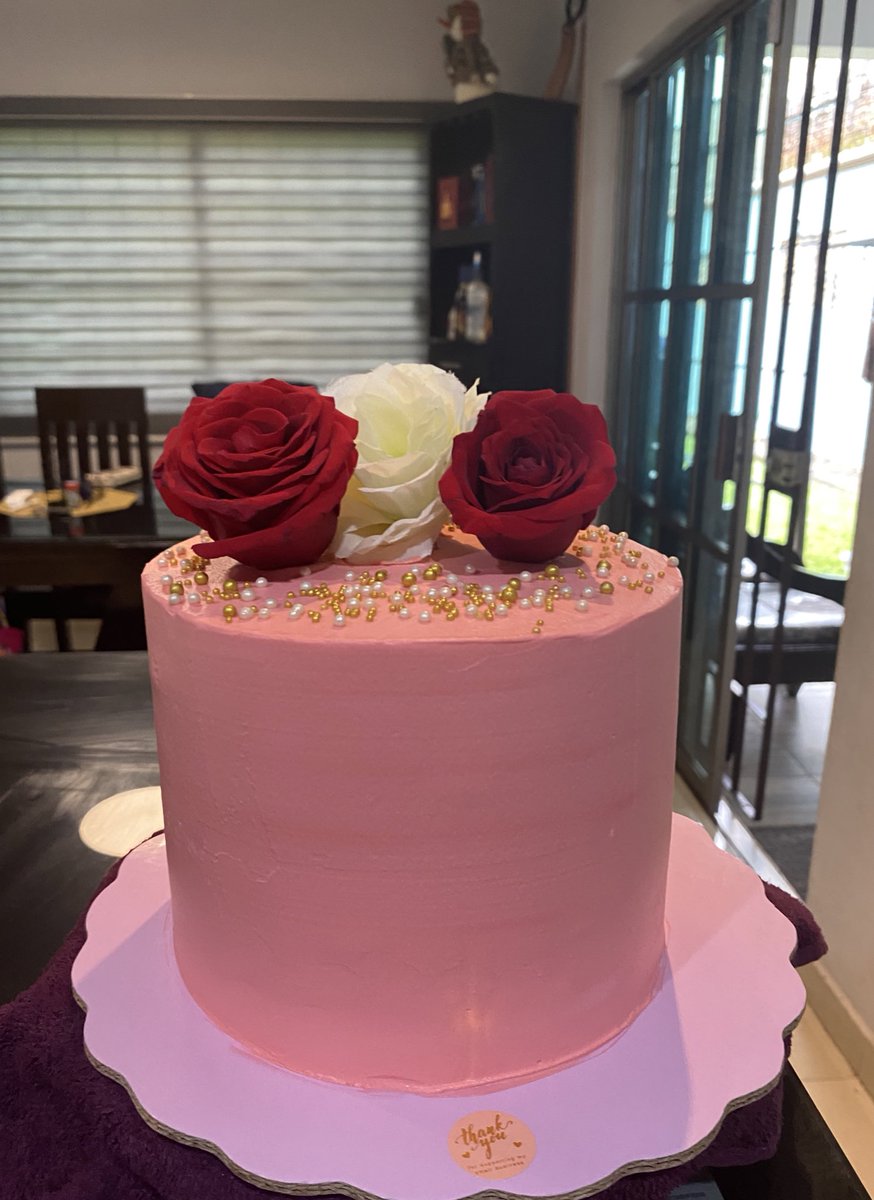 suselfong's tweet photo. Los pasteles me hicieron creer en los procesos, todo lo que pasas para ser tu mejor versión.✨💞 https://t.co/FTKzNuID6l