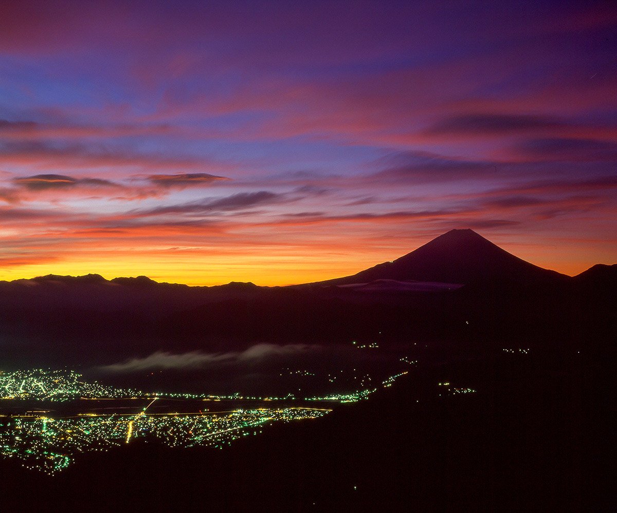 夜明けの彩り 櫛形山で以前撮影。