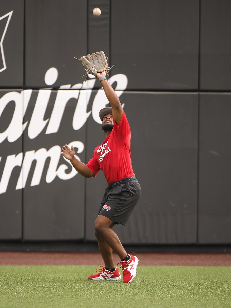 WKU_Baseball tweet picture