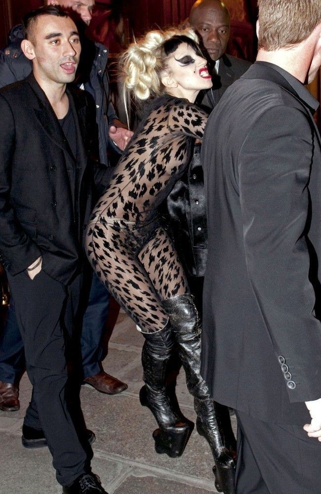 HausOfBitchs's tweet photo. she was so drunk https://t.co/cqCp9UrDWG