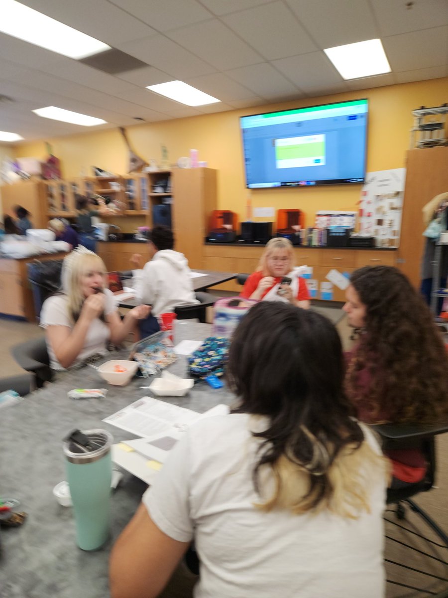 JenniferMarti26's tweet image. How do you #stem ?!!!
@iwaredknights @IwaMedusa @FTCMO robotics team do game analysis for #decisionmatrix  #criticalthinking