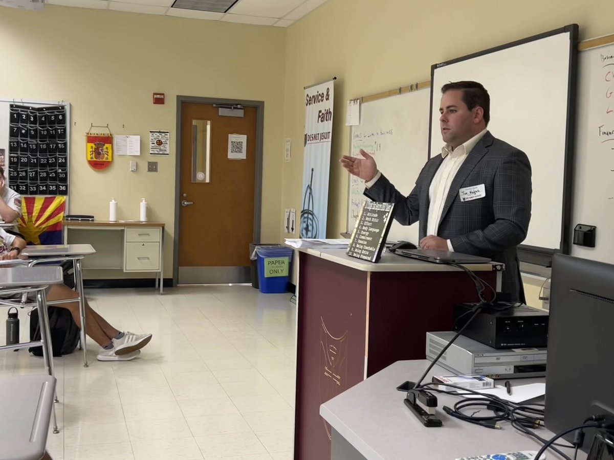 DeSmetJesuitHS's tweet photo. #ThankYou alum Tim Madras '10 for coming back & sharing your experience & knowledge gained at @EdwardJones with our #Business Students in Mr. Saali's classes #RealWorldKnowledge #SpartansSupportSpartans #Business101 #AMDG https://t.co/jTO5mSIrGt