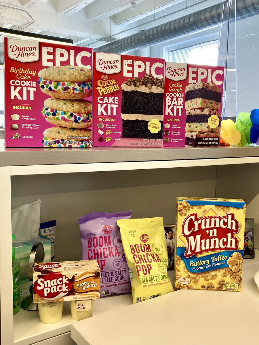 jocflojo's tweet photo. How the day started ➡️ How it ended 😍😋🍿🍪🧁🍰
#ConagraBrands #ConagraEmployee #Conagra #snackpack #boomchickapop #crunchnmunch #duncanhines https://t.co/uIDrtcHHeD