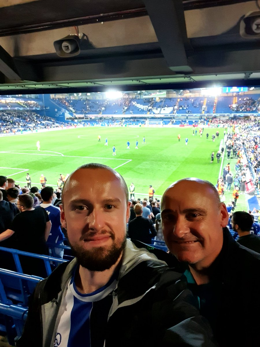 StevenPalmer96's tweet photo. Not the result we wanted but shout out to @DremGetsTickets for the giveaway. Great day out with the ol man in the Matthew Harding regardless! Highly recommend 👍🍻 https://t.co/0On5IfyqSD