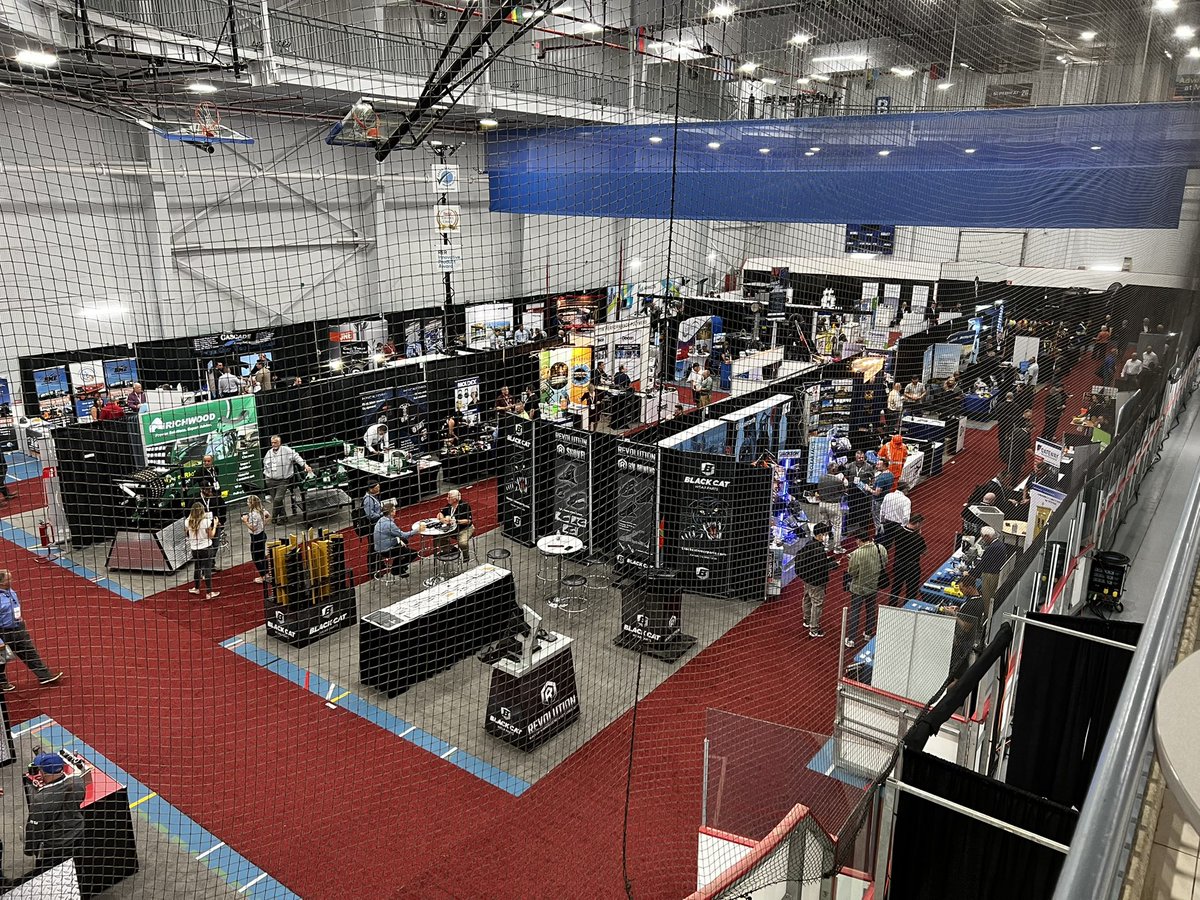 AduroCleanTech's tweet photo. We’re at the @OilSandsShow in #FortMcMurray #Alberta — come to our booth at 3323 - Abe Dyck presents at #TechTalks at 4:00 pm. #Hydrochemolytic #partialUpgrading #Bitumen #EndPlasticWaste #CircularCarbon https://t.co/VipGMfCnXH