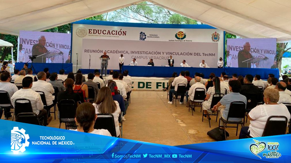 TecNM_MX's tweet photo. #ComunidadTecNM 
El director general del #TecNM, @Ramon_Jimenez_L, visitó las instalaciones del TecNM campus Veracruz, para conocer actividades y proyectos académicos, de investigación y vinculación que realiza en favor del desarrollo social y educativo de la región. https://t.co/wXK7kAOhBB