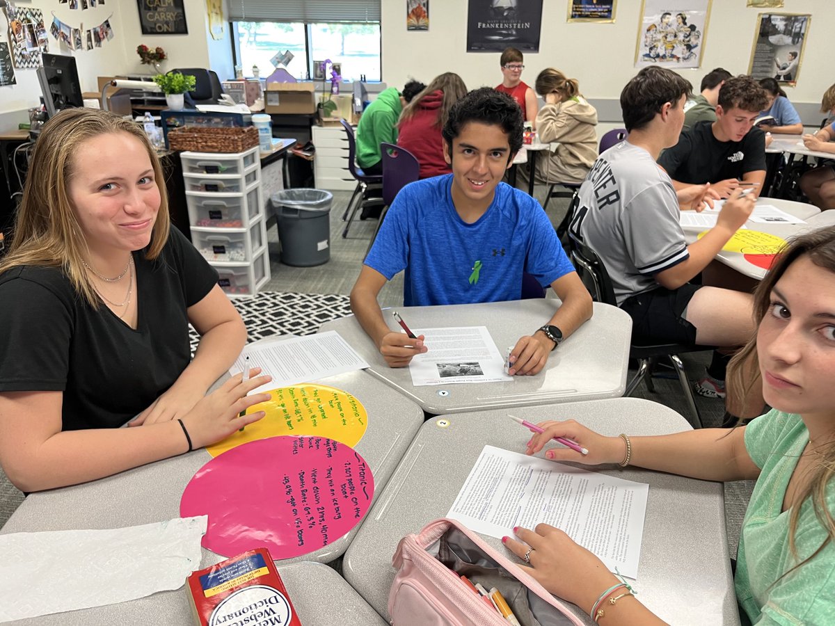 Mrs_Hedges's tweet photo. Reading nonfiction and writing about it can actually be fun if you plan it out and discuss together. @Julie_Roth04 https://t.co/XN9BDrQ12l