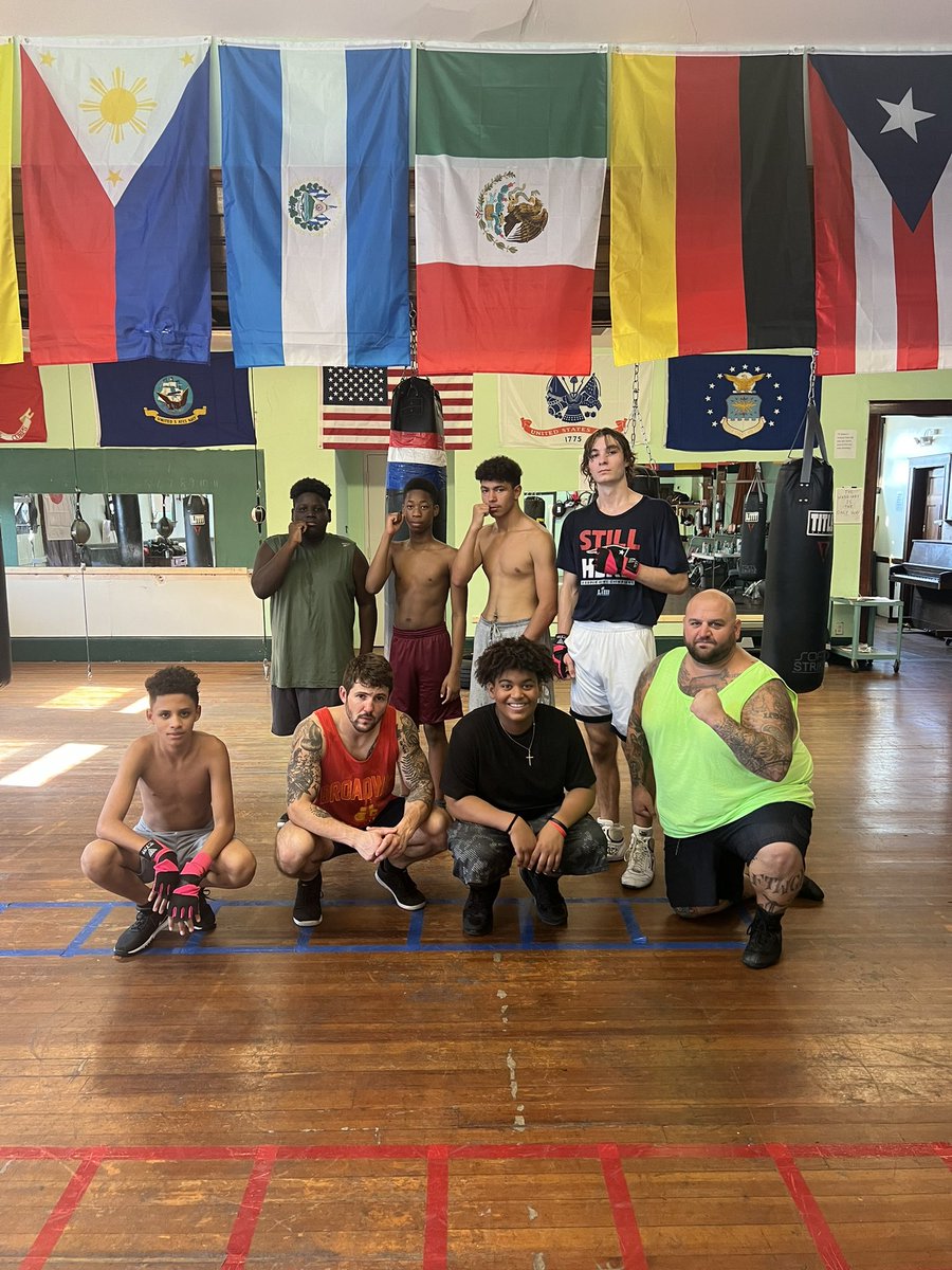 Half Day Hooks 🥊 with these young motivators.