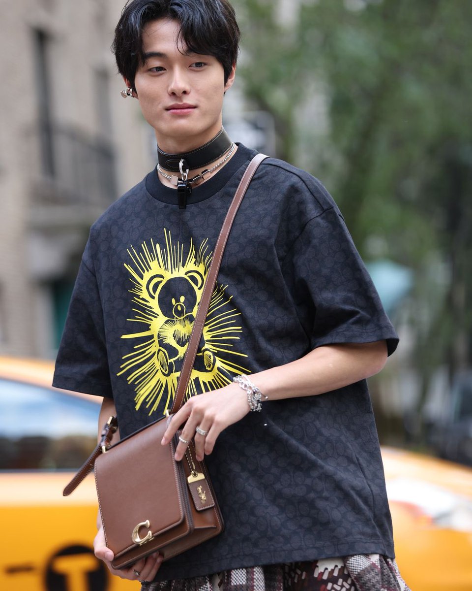 girlseayou's tweet photo. His little smile 

📸photodama
🔗https://t.co/e1laAFRpcZ

#YoonChanYoung #Chanyoung #윤찬영 #尹灿荣 #CoachNY #CoachxChanyoung #CoachSpring23 #CoachSS23 #NewYorkFashionWeek #NYFW #CoachFamily #NYFW2022 https://t.co/LmW5JxR39U