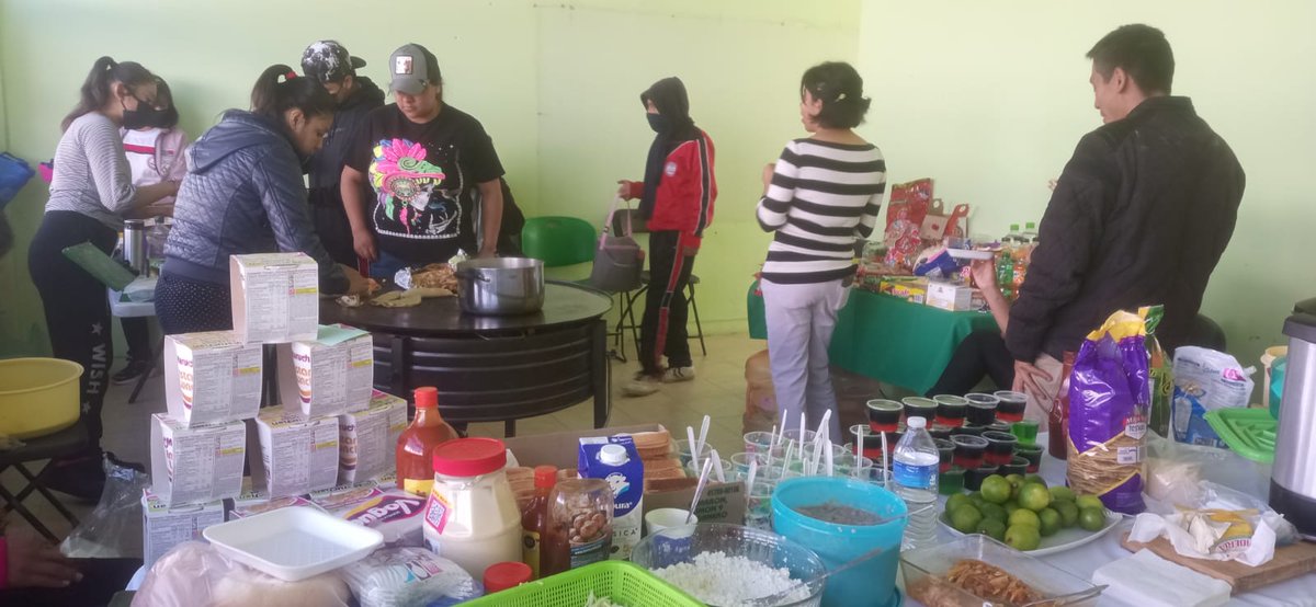 TolucaFnerrr's tweet photo. #Entérate| ¡Integrantes del comite de la FNERRR en actvidad económica! 

🔊"El día 14 de septiembre, jóvenes y maestros adheridos a la Federación Nacional de Estudiantes Revolucionarios se dieron cita para realizar la kermes. https://t.co/YXSAHhWAvs