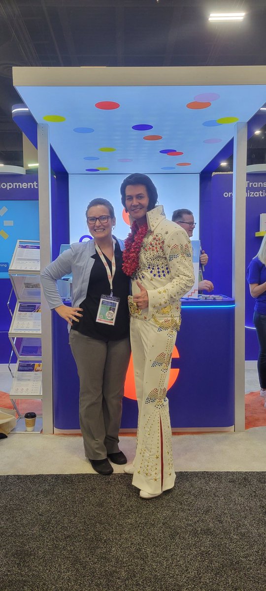 Hanging out in Vegas with the King
💃🎶🎸

#HRTechConf #CoachHubRock
