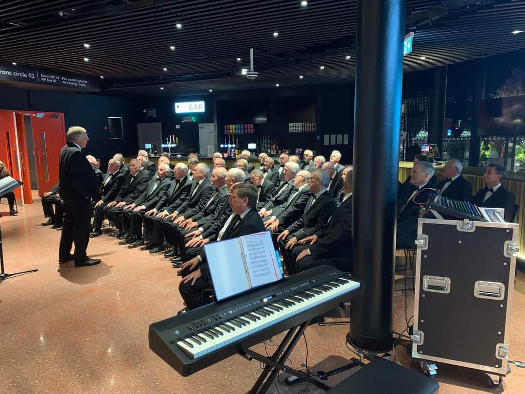 Great performance from the choir this evening at the new Swansea Arena. An honour to perform there.
