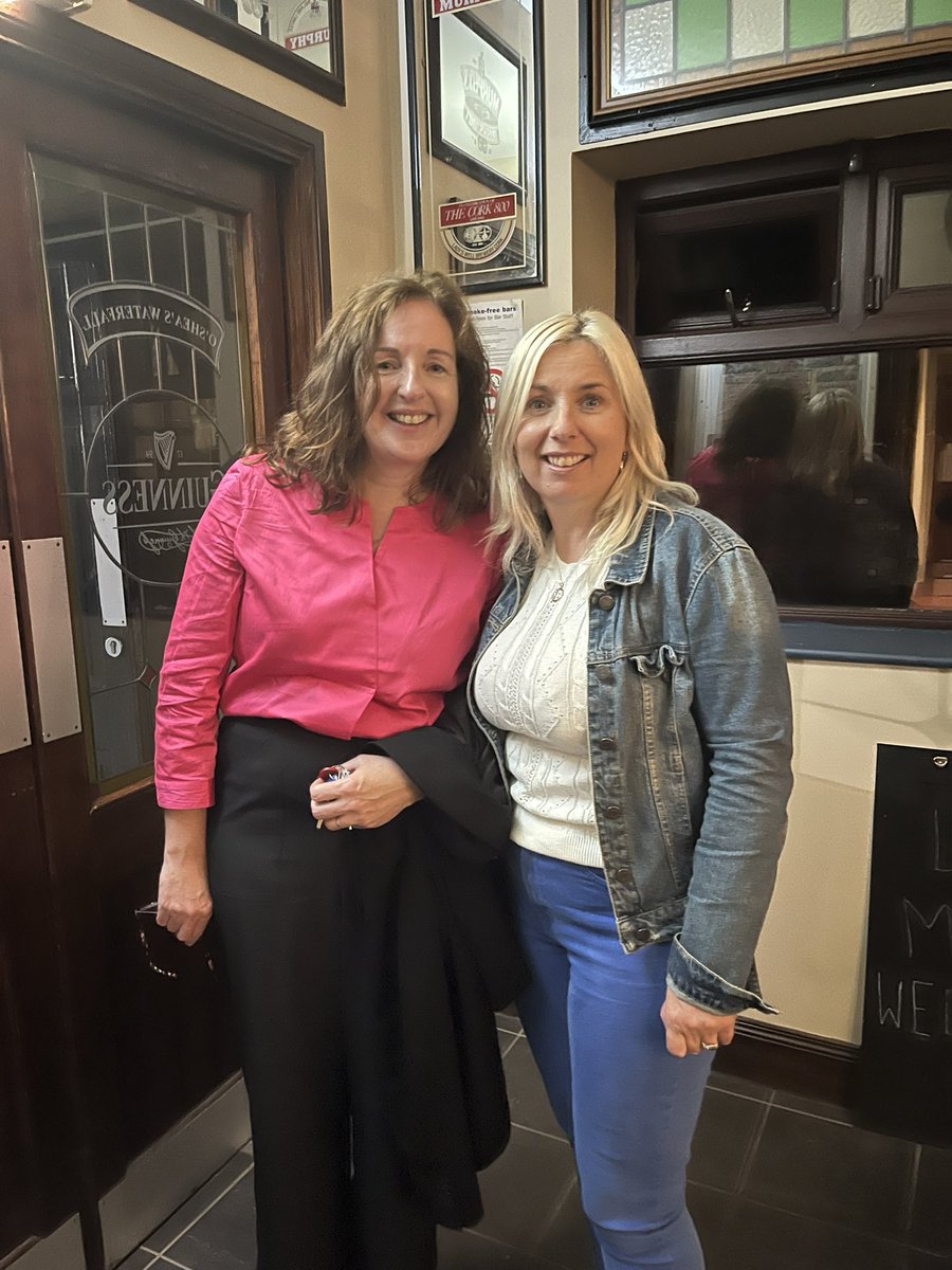 noella_carroll's tweet image. Real Wednesday evening Craic with @FionaKmusic at O’Sheas pub Waterfall with @maura_mackey 🎶🎤#LLPPS @pure_cork