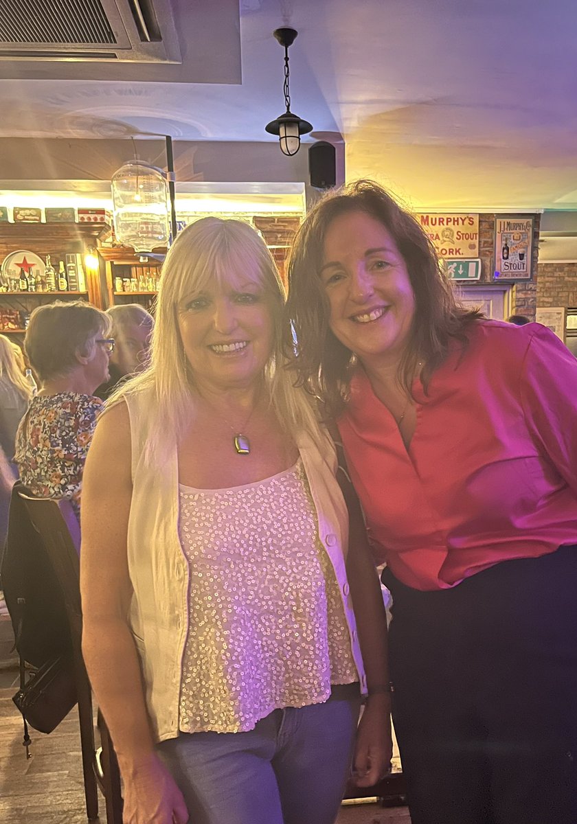 noella_carroll's tweet image. Real Wednesday evening Craic with @FionaKmusic at O’Sheas pub Waterfall with @maura_mackey 🎶🎤#LLPPS @pure_cork