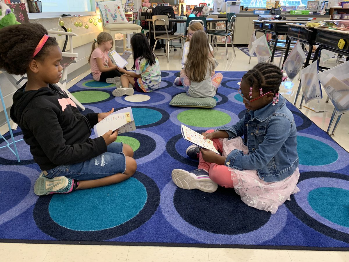 MrsSack_NC's tweet photo. Today these amazing 2nd graders learned how to play the game “I Spy a Snap Word.” It was a fun way to review the words we should know in a “snap” #2ndgradesthebest @ojrsdnc https://t.co/ZEB9pCF2E9