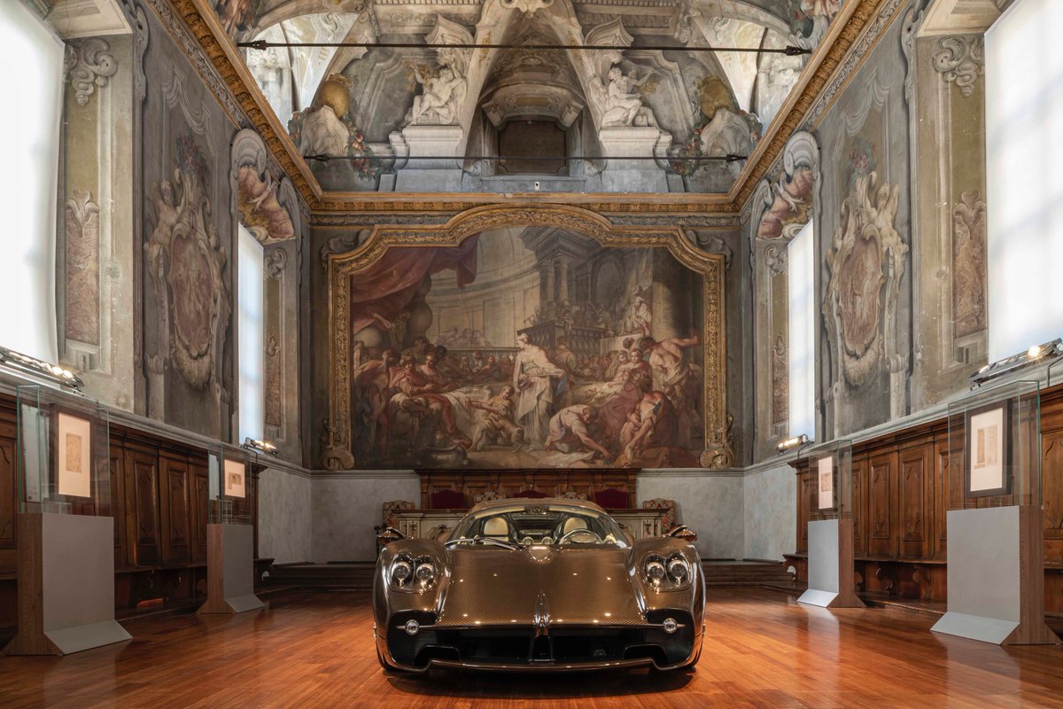 magazinedeautos's tweet photo. Presentación del #Pagani #Utopía 

Rodeado de dibujos originales de #LeonardoDaVinci
@OfficialPagani

https://t.co/TLJidG7zUo

#Noticias #industrial #Automotriz #IndustriaAutomotriz  #empresas #negocios #dinero #estrategias #PaganiUtopia #hipercar #hiperauto #lujo #davinci https://t.co/NxxzAX5UI0