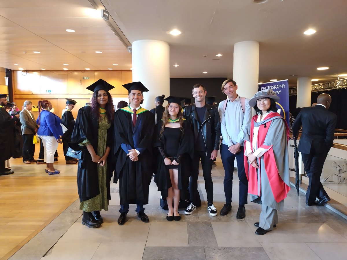 DrYuweiLin's tweet photo. @RoehamptonUni #class2022 #Roedigital #Roegraduation #proud https://t.co/nCpRoR7qWy