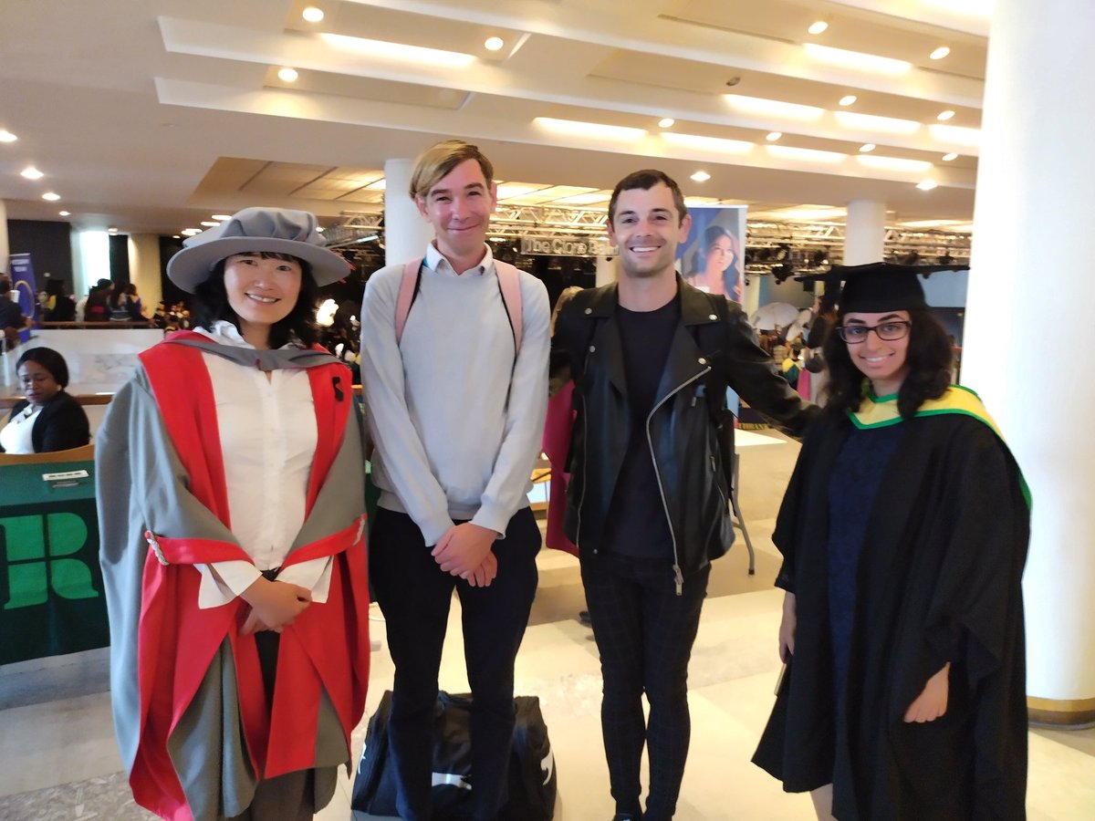 DrYuweiLin's tweet photo. @RoehamptonUni #class2022 #Roedigital #Roegraduation #proud https://t.co/nCpRoR7qWy