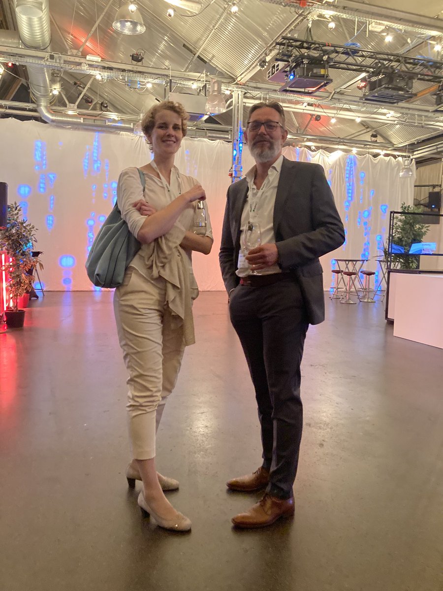 super tolle gespräche und spannendes tischtennis. aber jetzt ist das licht angegangen. danke für die orga #team @conexio_pse #ForumNEW