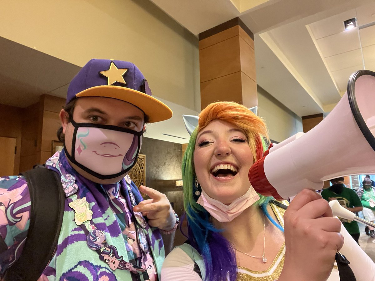 TaylorBMcardle's tweet photo. Sadly didn’t take as many photos with friends as I wanted to back @EverfreeNW because I was so busy that weekend. But here are some I got with @NamiiVOCALS @Step2Kissy @Step2Tori and @Blazing_Beams #EFNW2022 #10YearsofEverfree 💜 https://t.co/e99A60Pdr3