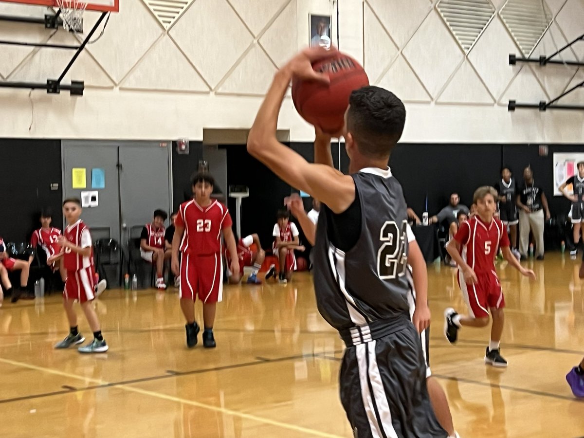 MMSTritonsAD's tweet photo. Your Tritons lead 29-2 after the first half! @NFMAA1 @MarinerMiddle https://t.co/qiJThbypqW