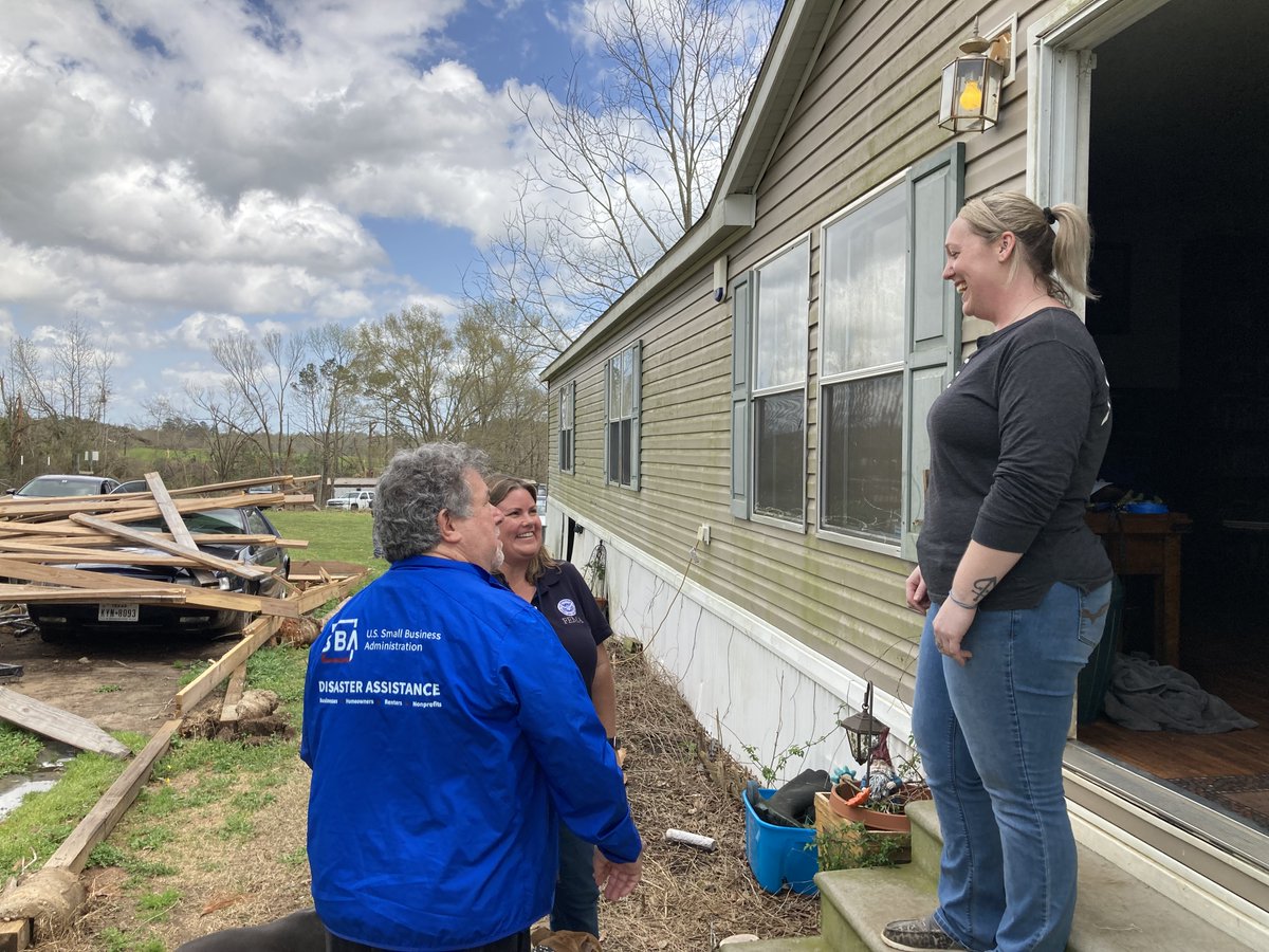 SBAgov's tweet photo. Happy #FedFashionWeek! 🥳👕

We're highlighting our amazing Office of Disaster Assistance field team, who help small business owners, homeowners, and renters apply for funding to help them recover after disasters. Learn more: https://t.co/LM4fnIIvry

#NationalPreparednessMonth https://t.co/4ivM0lzDC1
