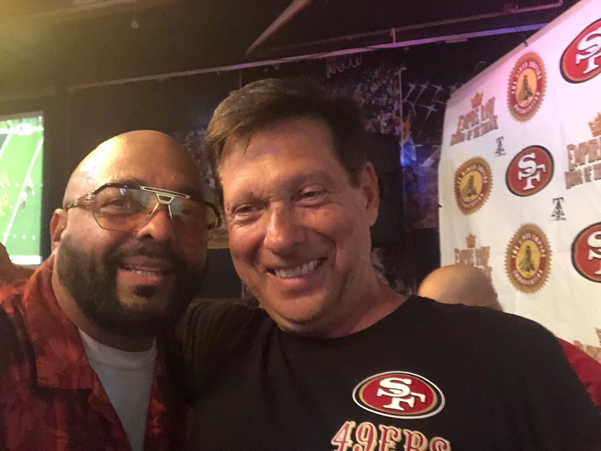 sfdjraj's tweet photo. Fangaged in action with a successful 49ers Chicago Invasion. It’s the fans that make it happen! 👊 https://t.co/82UtGVCjx6