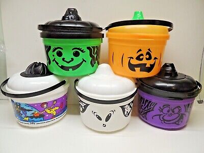 EryMoore's tweet photo. @McDonalds @McDonaldsCorp Wendy and the King are spreading a vicious rumor that these are coming back. Can you confirm or deny? I'm willing to trade in my @MichaelKors to carry one again. #Halloween #HalloweenEnds https://t.co/i3kDTYrRn0
