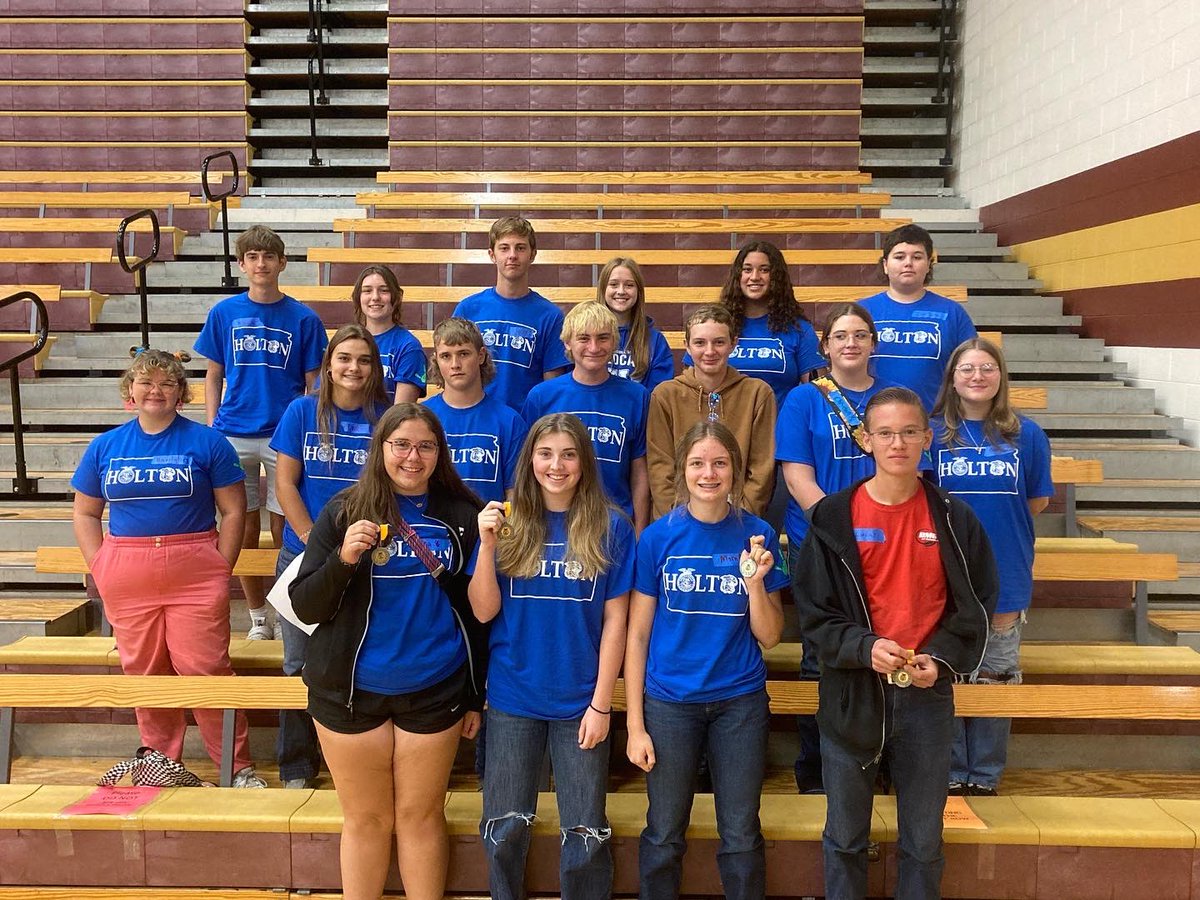 holtonFFA's tweet photo. Great day at the NE District FFA Greenhand Leadership Conference in Silver Lake with nearly 400 first year aggies.

Congrats to 4 members that medaled in the top 20 of the leadership test. 
Kennedy S - 1st tie
Elisa B - 7th tie
Mara M and Lucas W - Tied for 13th 

#weareholton https://t.co/gkzzUo3JLu