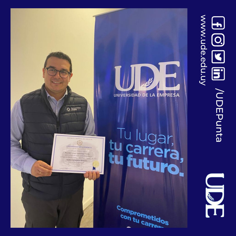 UDE_Oficial's tweet photo. Ricardo Martirena Varela firmó su título de Analista en Recursos Humanos en nuestra sede de Punta del Este #UDEPunta. Van nuestras felicitaciones para él y para todos los que se suman a nuestros graduados #UDE #TuCarreraTuFuturo #SeguíAvanzando #UniversidadDeLaEmpresa @UDEPunta https://t.co/agfkdFCjLV