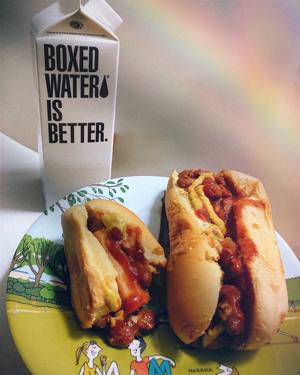 lefffffty's tweet photo. #DogDayAfternoon 🌭 // my mid-game #vegan #chilidogs // double dogs // #vegdog #bravos #atl #braves v. #sanfrancisco #giants https://t.co/hZoNd1osII