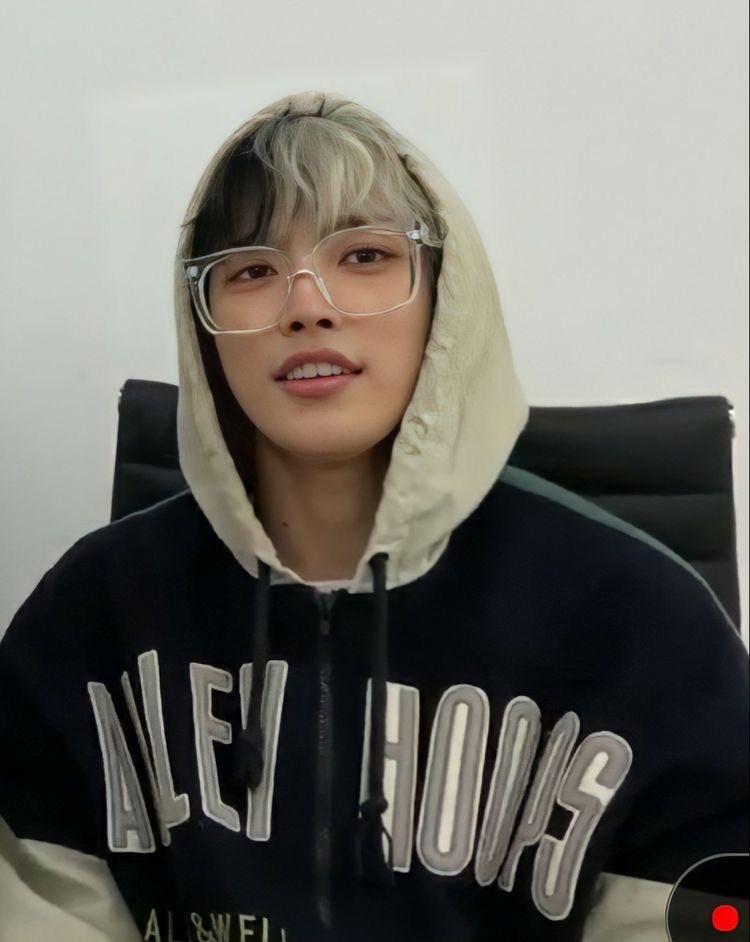 stlkerbun's tweet photo. hi im yumiko ! 
new acc but not new to rp, i’d love to make new friends ^_^ 🌷

rt for moots/spread
like for a dm <3

[ #krp #kpoprp #nctrp #atzrp #nsfwrp #sfwrp #krp17 ] https://t.co/u43TUoEusN