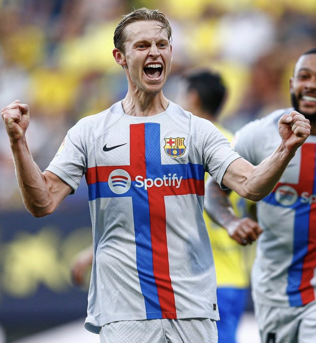 DevilsXtra_'s tweet image. Who would you rather sign, Frenkie De Jong or Jude Bellingham? #MUFC 🔴✅

Like for FDJ 👍🏼 
Retweet for Bellingham ♻️