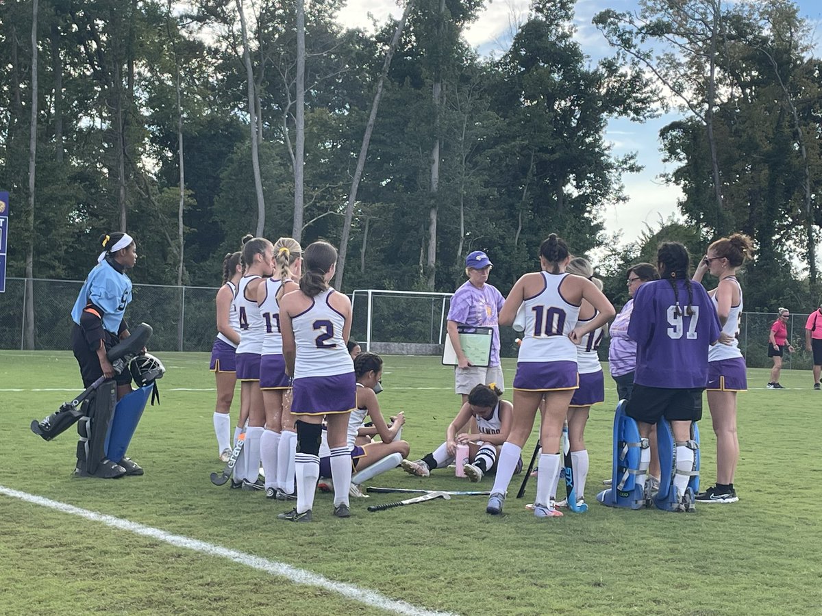 heathercomer4's tweet photo. Love THS 🏑 #ROARwithPride https://t.co/Yk75JuXSNR