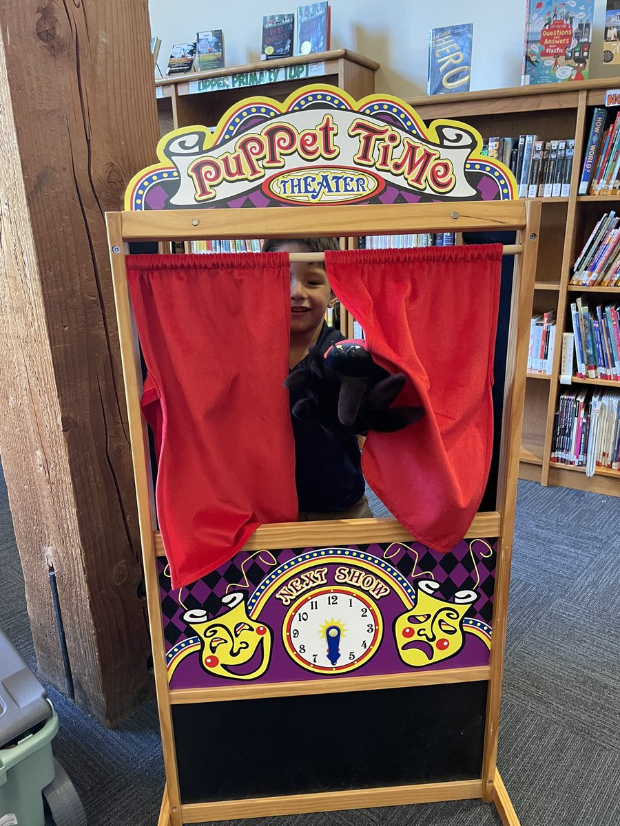 ibmisstitus's tweet image. Puppet shows &amp;amp; puzzles with friends in the #wabradleylibrary 😍📚 #waexcels