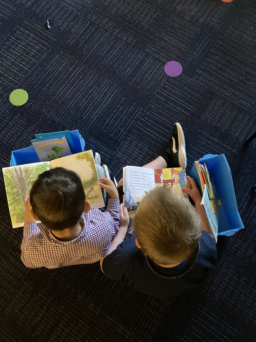 iTeachBC's tweet photo. Reading with a parter is ALWAYS fun! 😃. Students learned to read with partners and they absolutely LOVED it! Partners took turns reading the pictures by describing what was happening in them 📚💜. #reading #kindergartenrocks #hebisd #hebisdistheplace2be #shetlandpride https://t.co/EYlCH8vyS9